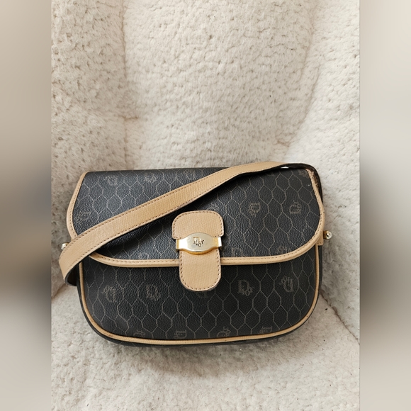 Vintage honey comb shoulder bag - Picture 1 of 14
